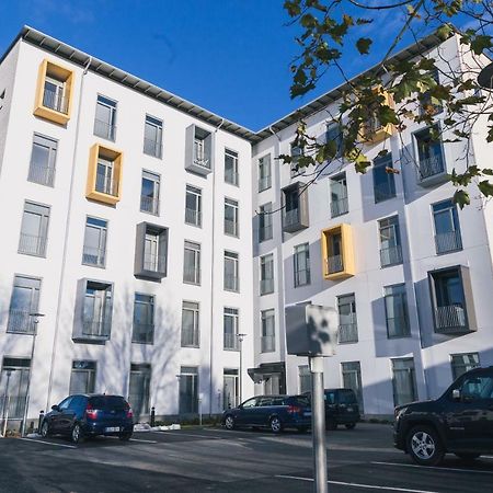 Spot Apartments Tikkurila 万塔 外观 照片