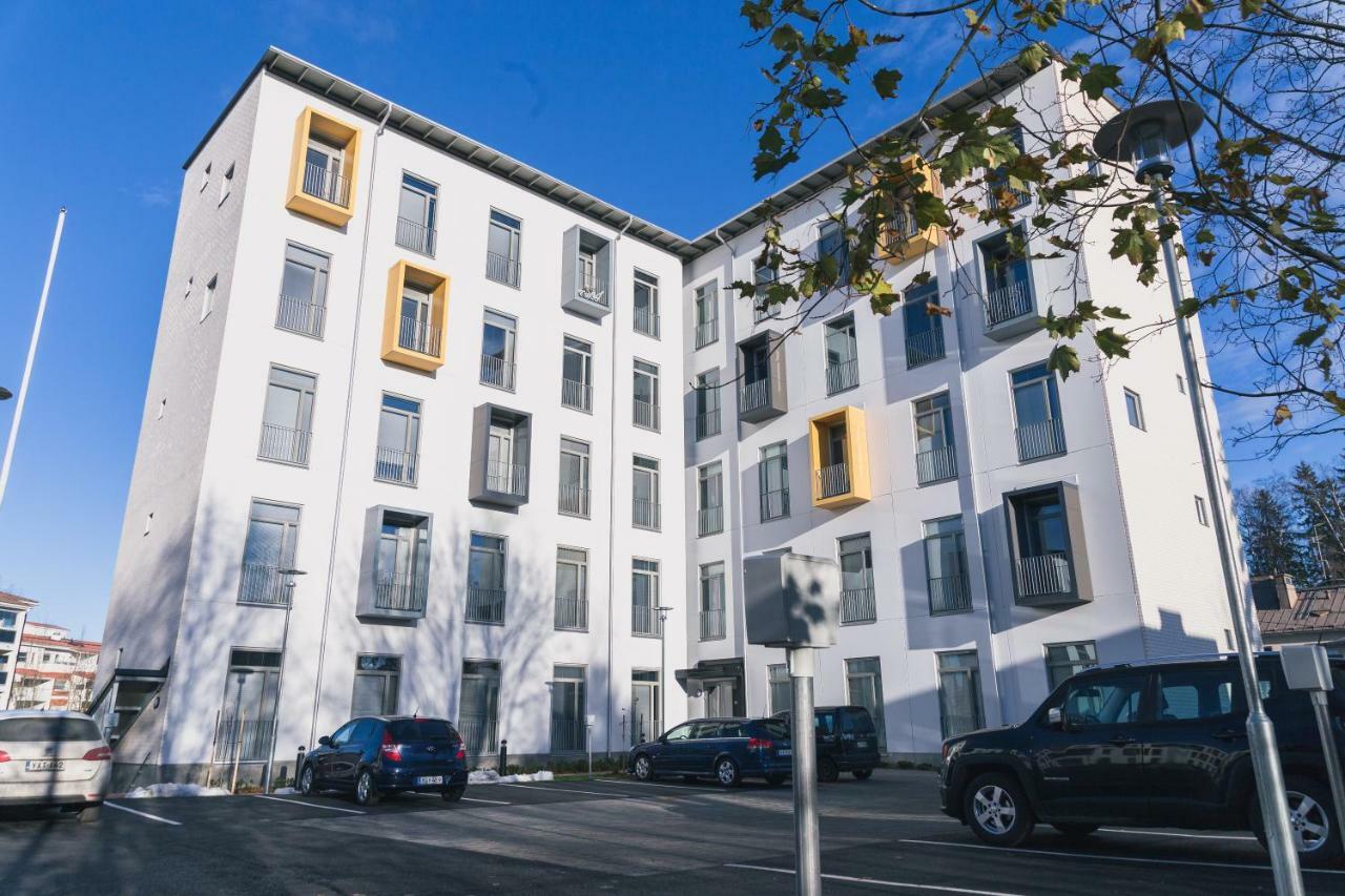 Spot Apartments Tikkurila 万塔 外观 照片