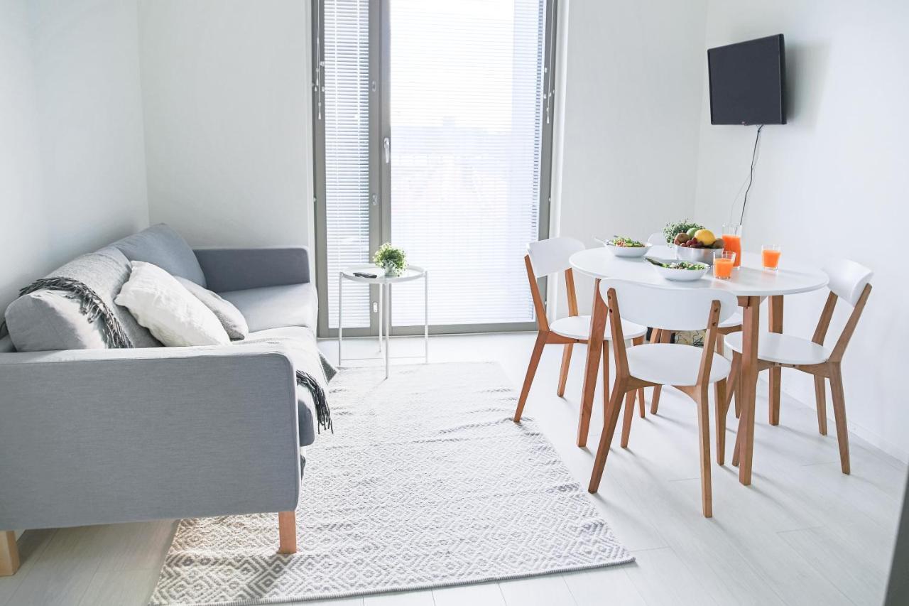 Spot Apartments Tikkurila 万塔 外观 照片
